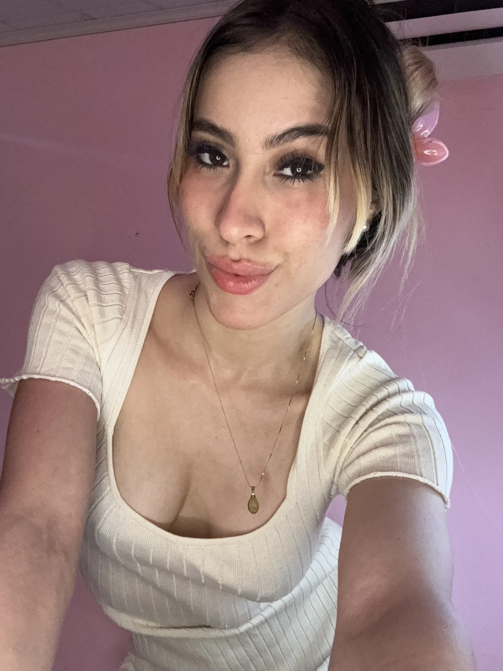 BELLA RAE photo 17