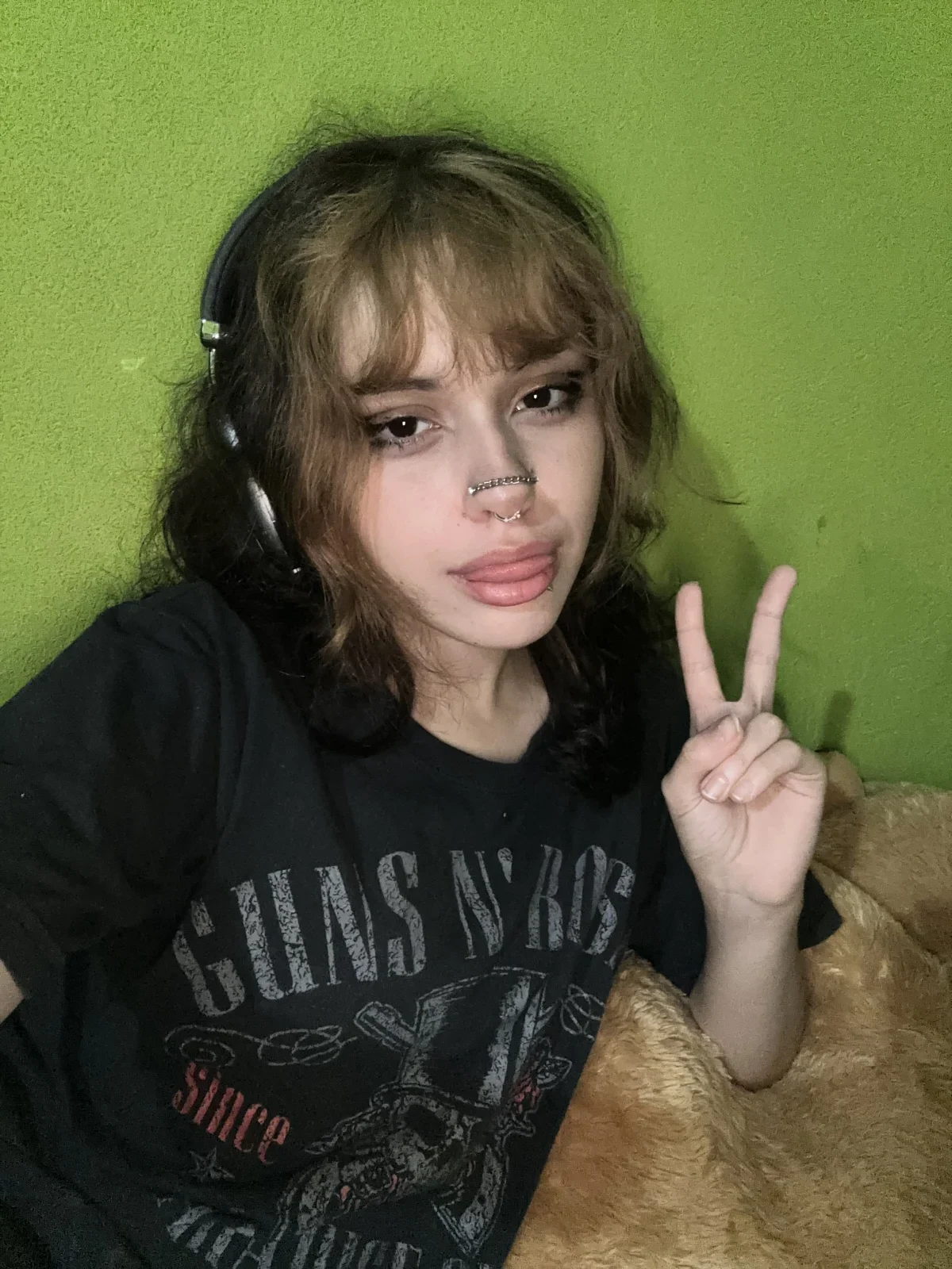 ELLIE COX photo 15