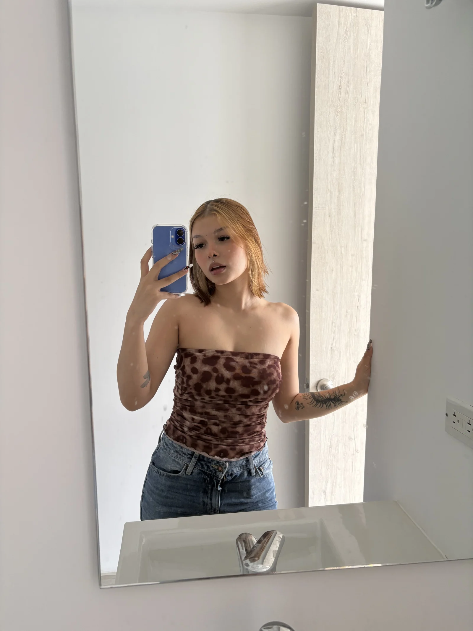 FAYE SOURBITCH photo 12