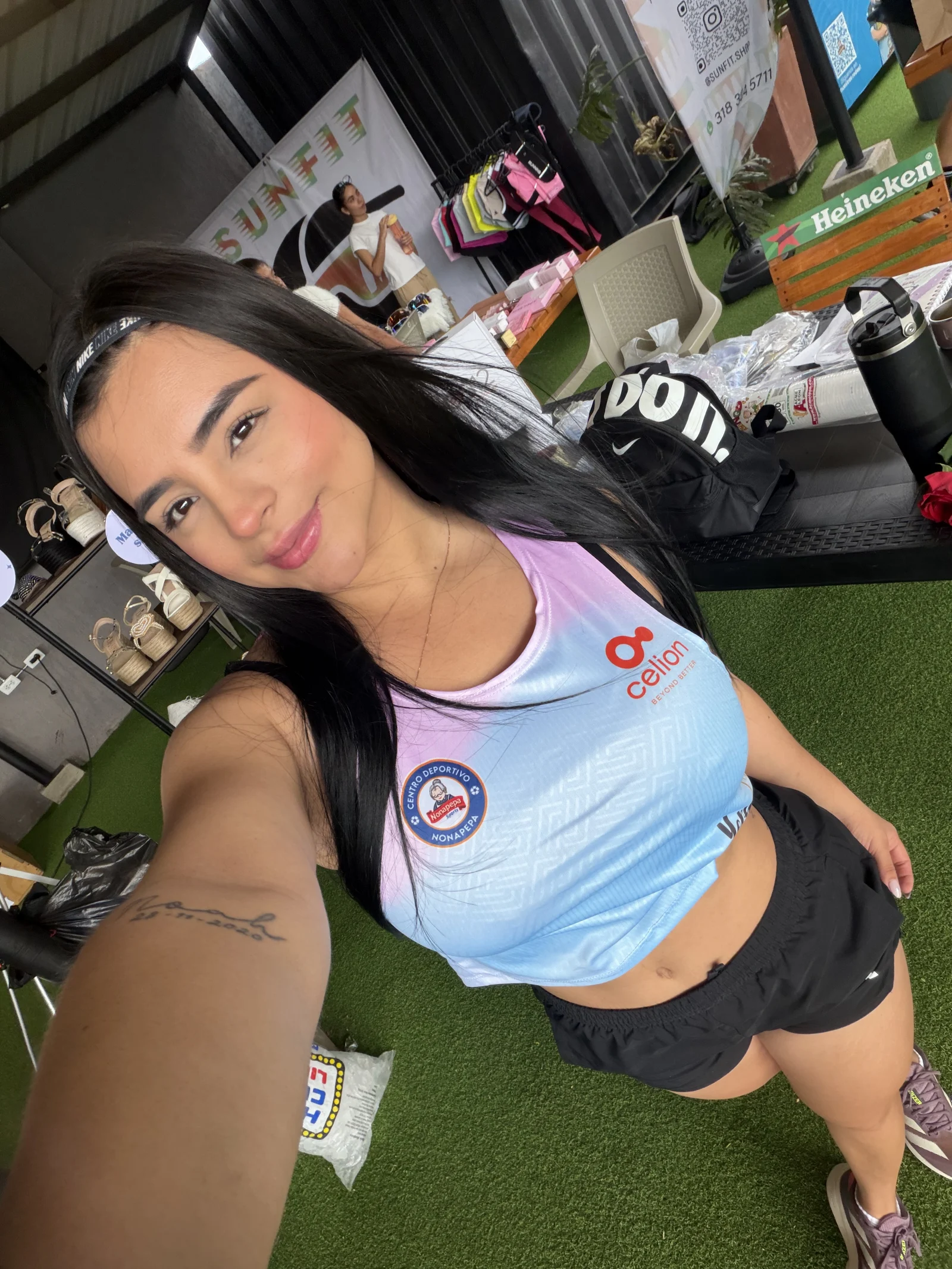 CURVY KELLY photo 19