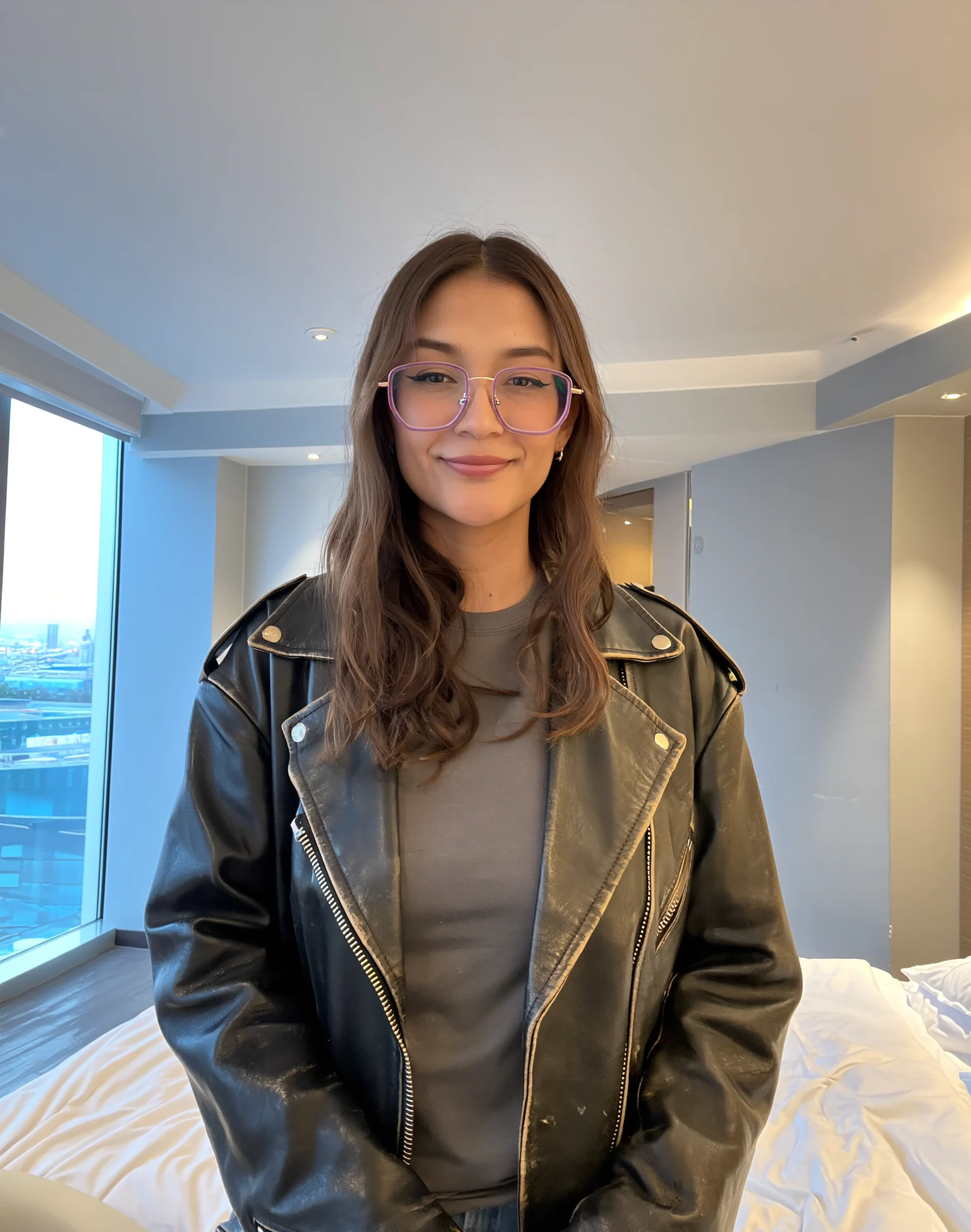BUSTY MOLLY photo 6