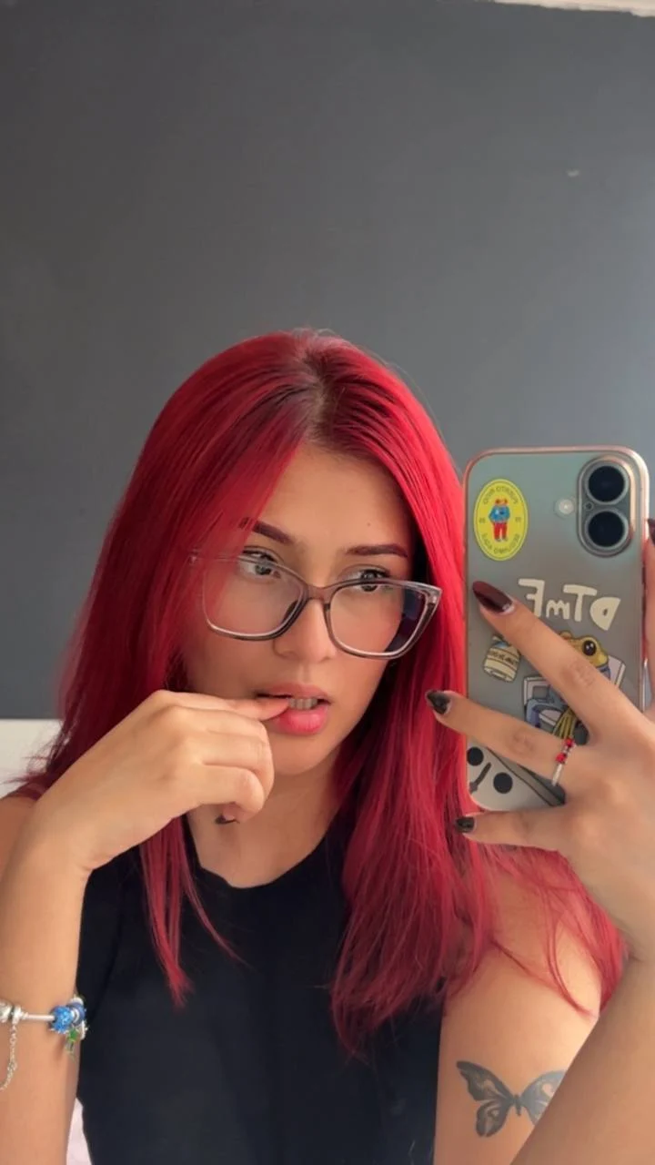 BUSTY MOLLY